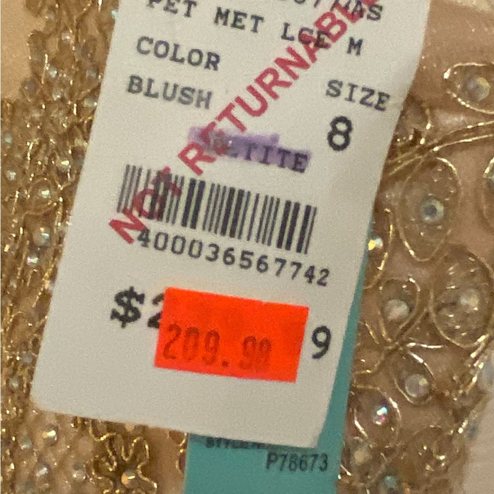 Gown SIZE 8 - Picture 4 of 4